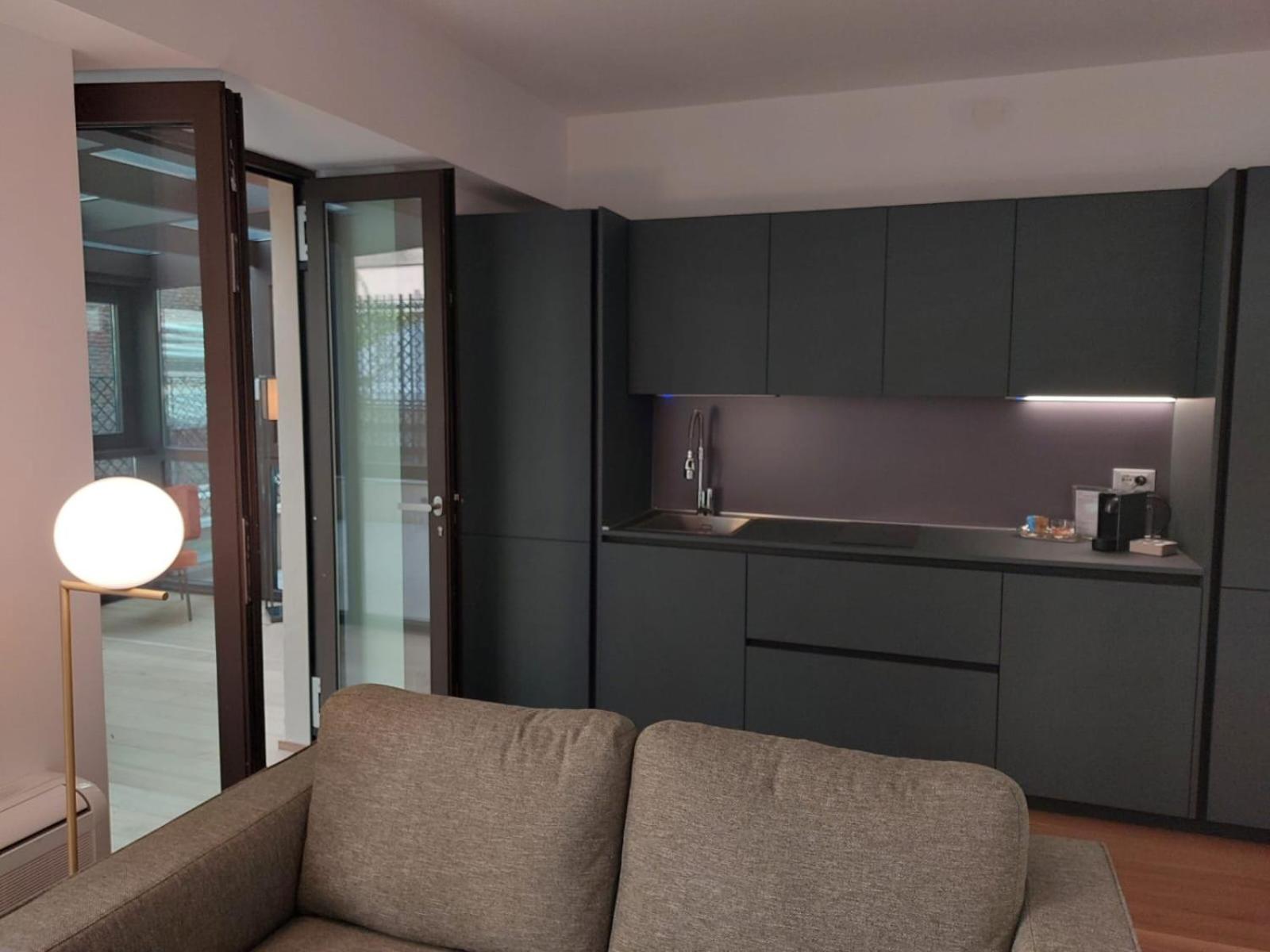 Nj Hotels & Apartments San Pietro All'Orto 6 Милан Экстерьер фото